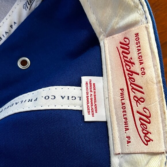 New York Knicks Mitchell & Ness Snapback Hat - Picture 5 of 5